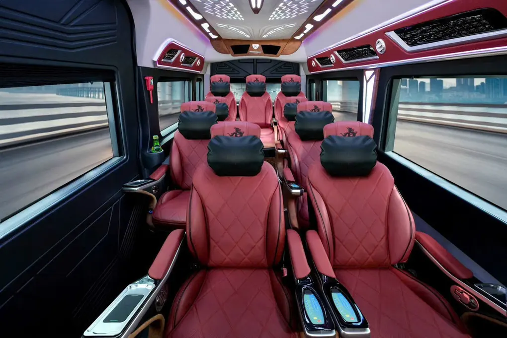 Xe Limousine đưa đón tận nơi