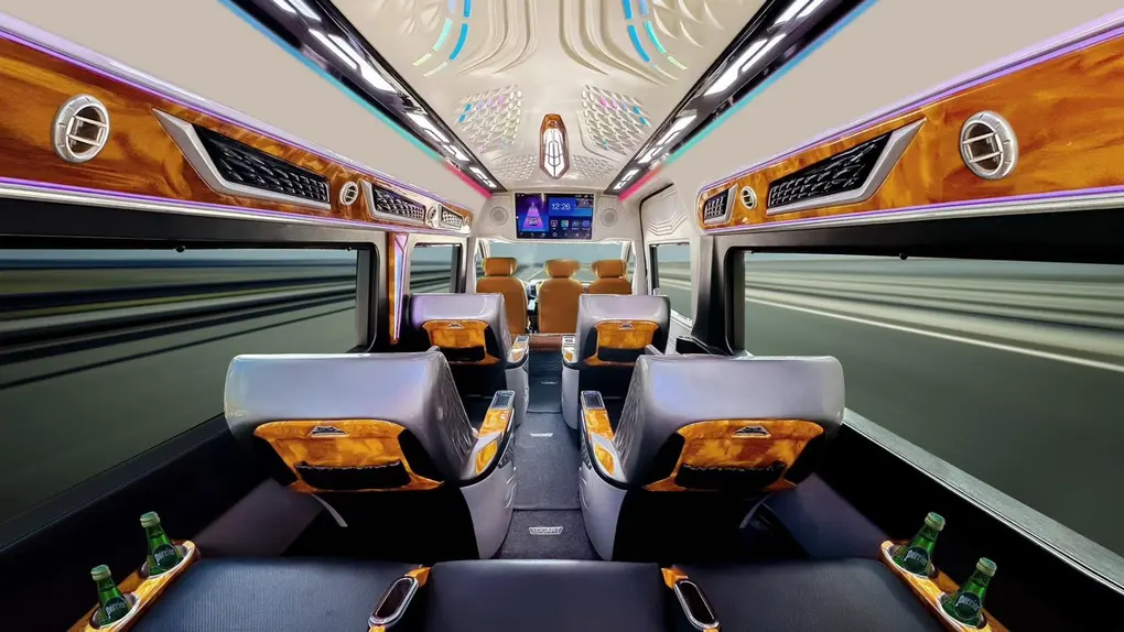 Ghế ngả êm ái trên xe Limousine