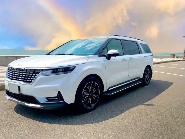 Xe Kia Carnival cao cấp cho thuê